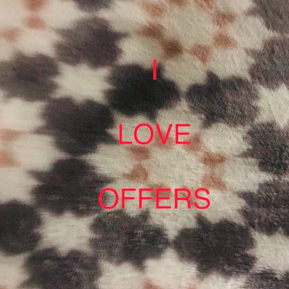 I ❤️ offers! All reasonable offers accepted.